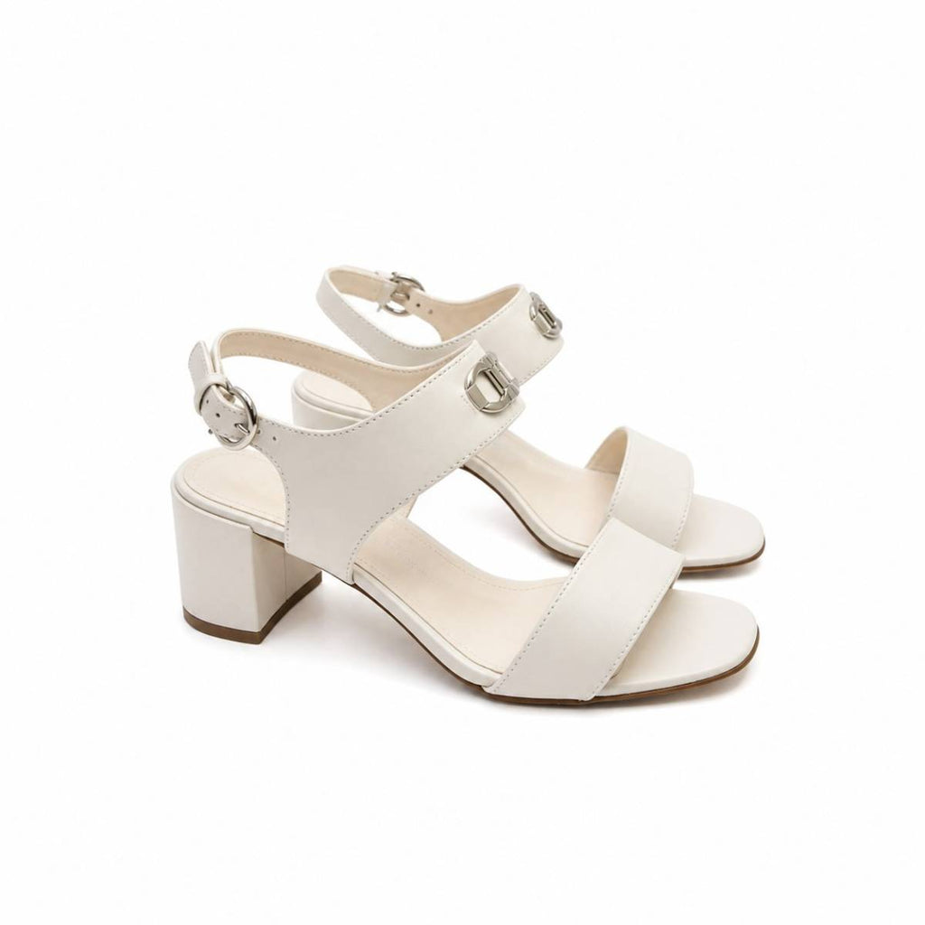 Salvatore Ferragamo | Zapato de salón Vara L Black 
