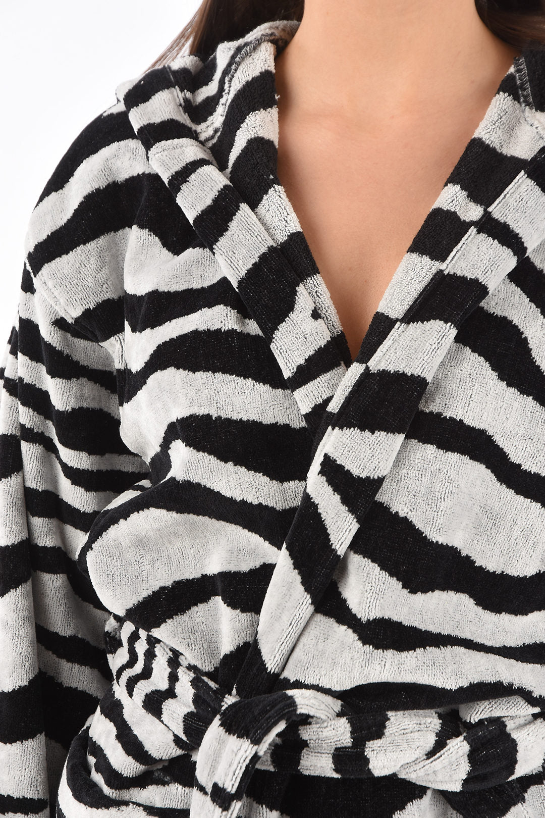 Home zebra patterned cotton bathrobe with black and white hood